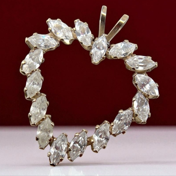 10K Yellow Gold Cubic Zirconia Heart Pendant 0.99g - Picture 6 of 6